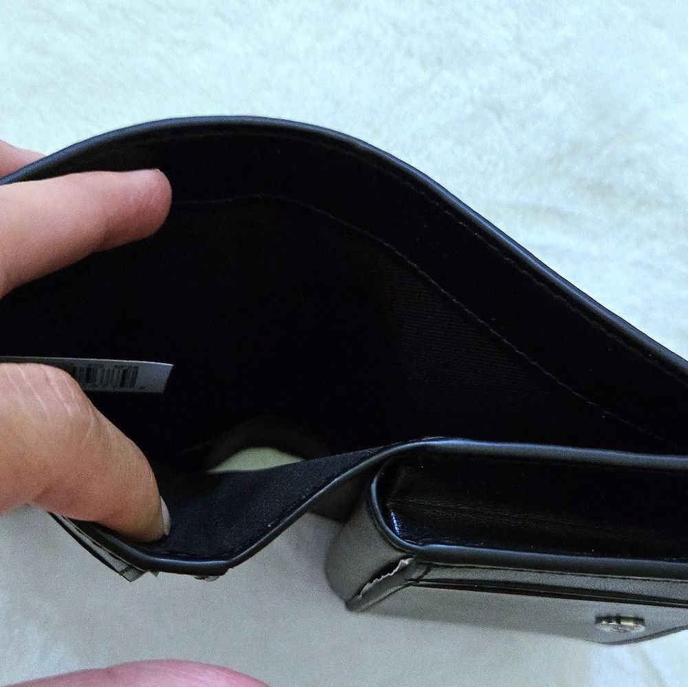 āØļøHPā2XāØļøMarc Jacobs Compact Wallet - NWT - Picture 10 of 16